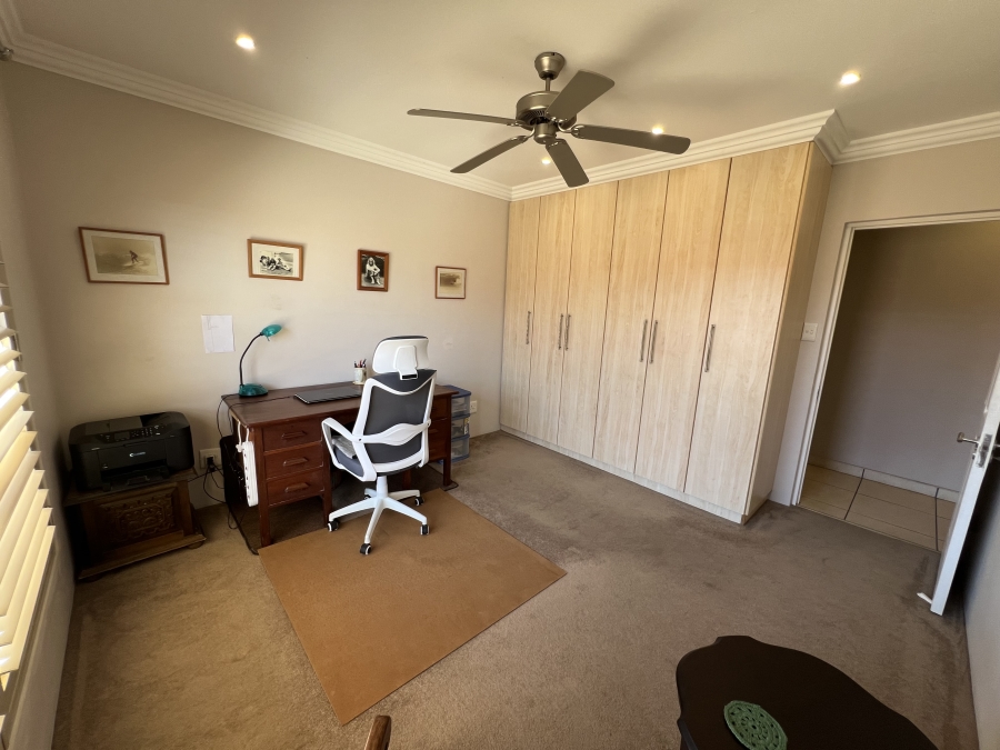 3 Bedroom Property for Sale in Wavecrest Eastern Cape